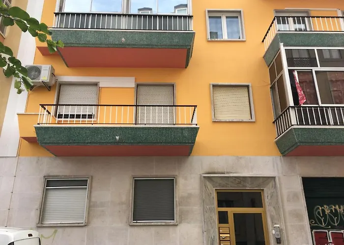 Mouraria House Central And Quiet With A Balcony