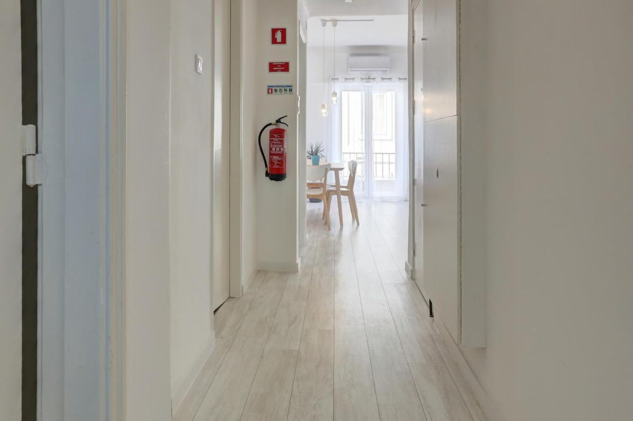 Appartamento Mouraria House And Quiet With A Balcony Lisbona